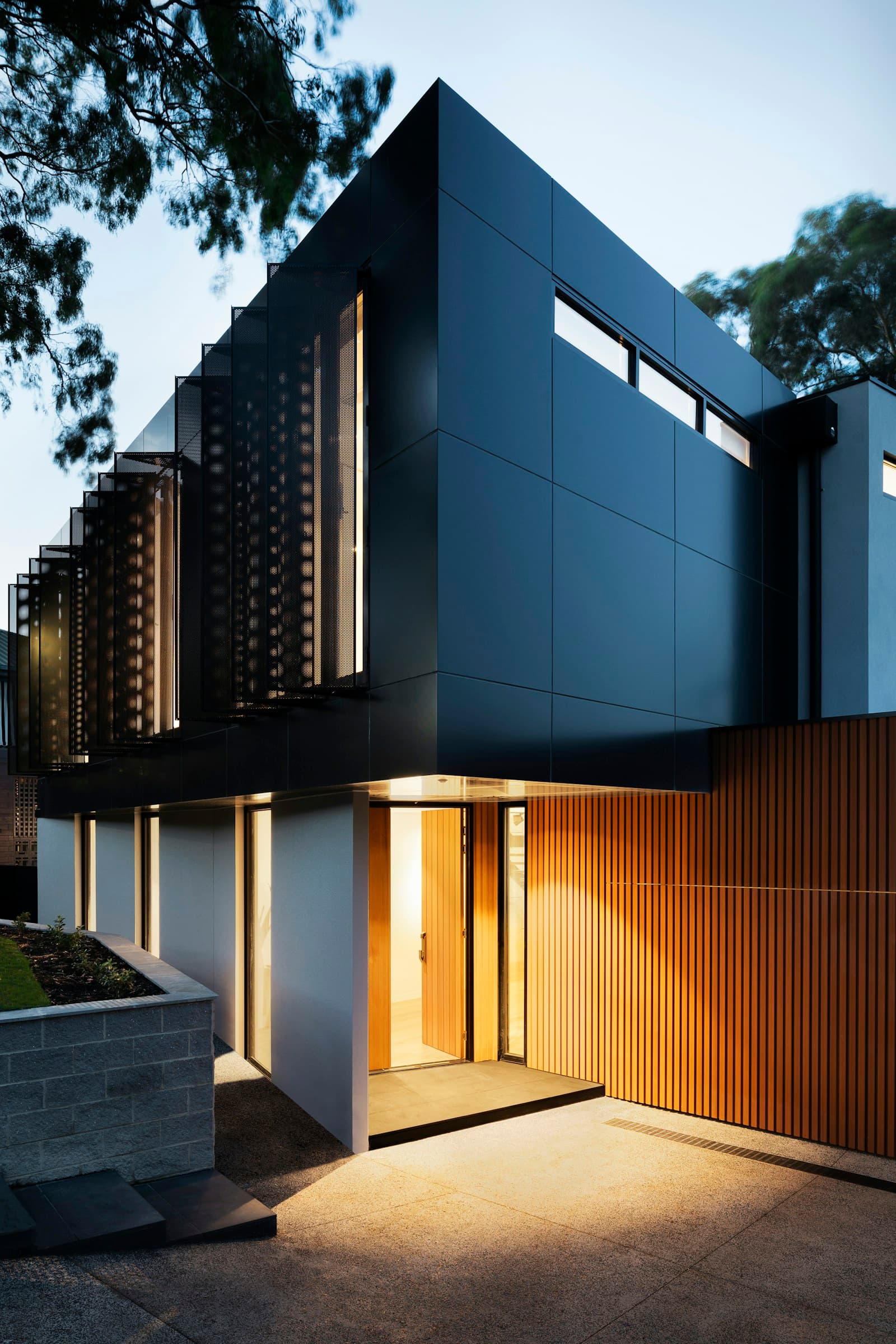 Material und Architektur — klare Linien, echte Substanz